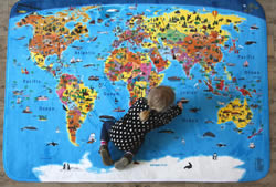 Tappeto morbido per bambini con carta del mondo decorata