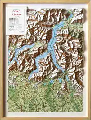 immagine di mappa in rilievo mappa in rilievo Como e Lecco - mappa in rilievo con cornice in legno - 65 x 80 cm