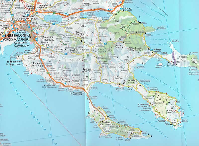 immagine di mappa stradale mappa stradale Grecia - con tutte le isole, costa Ionica ed Egea, Atene, Attica, Salonicco, Patrasso, Pireo, Candia, Peristeri, Larissa, Volo, Kallithea, Nikaia, isole del golfo Saronico e Argolico, Cicladi, Mykonos/Mikonos, Paros, Antiparos, Naxos, Delos, Parikia, Santorini, Dodecaneso, Kos, Nissyros, Kalymnos, Leros, Lipsi, Patmos, Samos, Rodi, Sporadi, Creta, Isole Ionie, Corfu, Leucade, Cefalonia, Itaca, Zante - con luoghi panoramici, parchi, riserve naturali, siti archeologici, linee marittime e campeggi - EDIZIONE Ottobre 2025