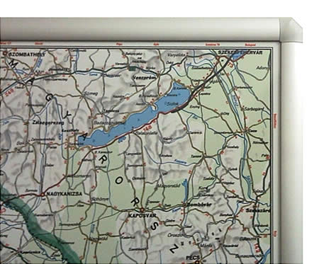 immagine di mappa murale mappa murale Mappa d'Italia Magnetica (montata su pannelli in metallo scrivibili o per applicazione di calamite) + Kit Lavagna Magnetica