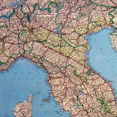immagine di mappa murale mappa murale Mappa d' Italia Magnetica 100 x 140 cm su pannello in metallo (scrivibile o per l'applicazione di calamite) + Kit Lavagna Magnetica