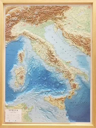 immagine di mappa in rilievo mappa in rilievo Italia - mappa in rilievo (plastico) con elegante cornice in legno - 70 x 90 cm