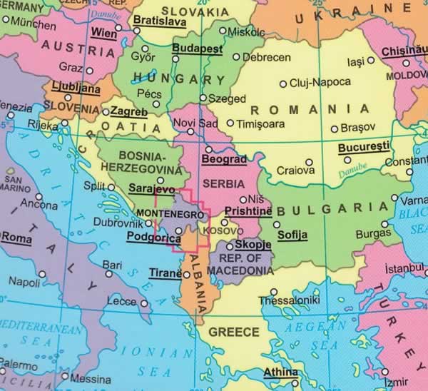 immagine di mappa stradale mappa stradale Montenegro, Nord dell'Albania - con Podgorica, Cetinje, Kotor, Herceg Novi, Budva, Scutari / Shkodër - mappa stradale con luoghi panoramici, parchi e riserve naturali - nuova edizione