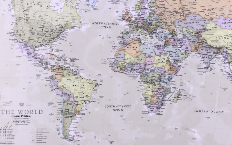 immagine di mappa mappa Planisfero Mousepad - sottomano in gomma flessibile da scrivania / mappa del mondo aggiornata su tappetino mouse - dim. 66 x 42 cm - lavabile, antiscivolo, impermeabile, antiriflesso