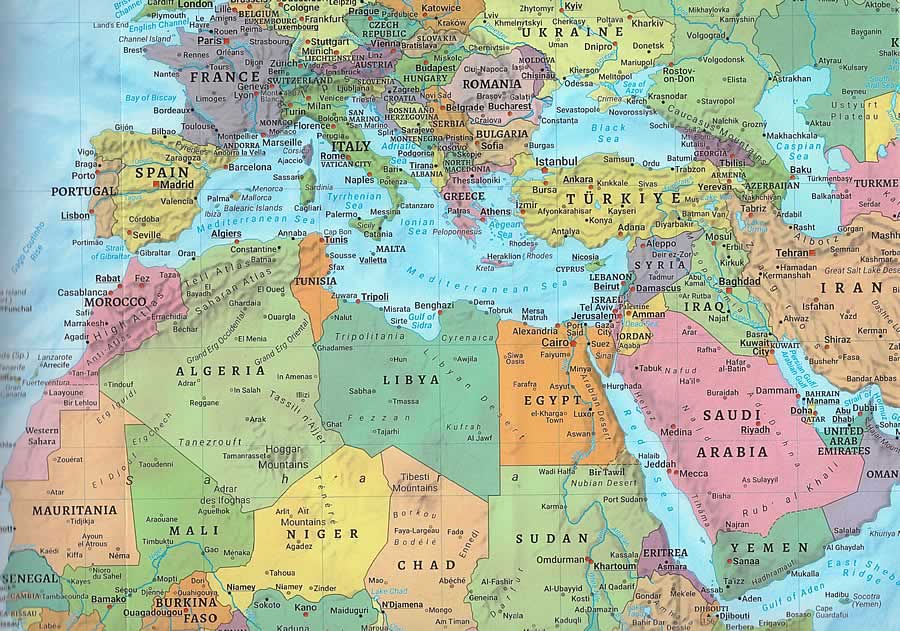 immagine di mappa mappa World / Mondo - carta geografica del mondo / planisfero - cartografia Politica e Fisica (fronte/retro) - mappa ripiegata a soffietto - edizione 2025
