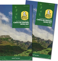 mappa Parco Nazionale d'Abruzzo, Lazio e Molise set di 2 carte dei sentieri con rifugi, percorsi CAI numerati, sorgenti, aree faunistiche, sosta, castelli, santuari 2022